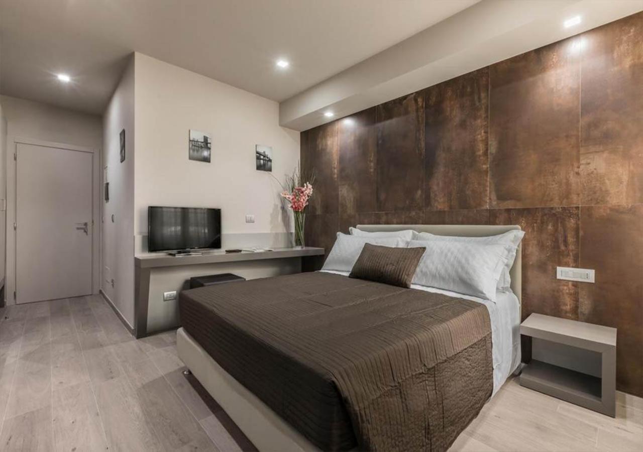 Astoria Deluxe Rooms Болонья Экстерьер фото