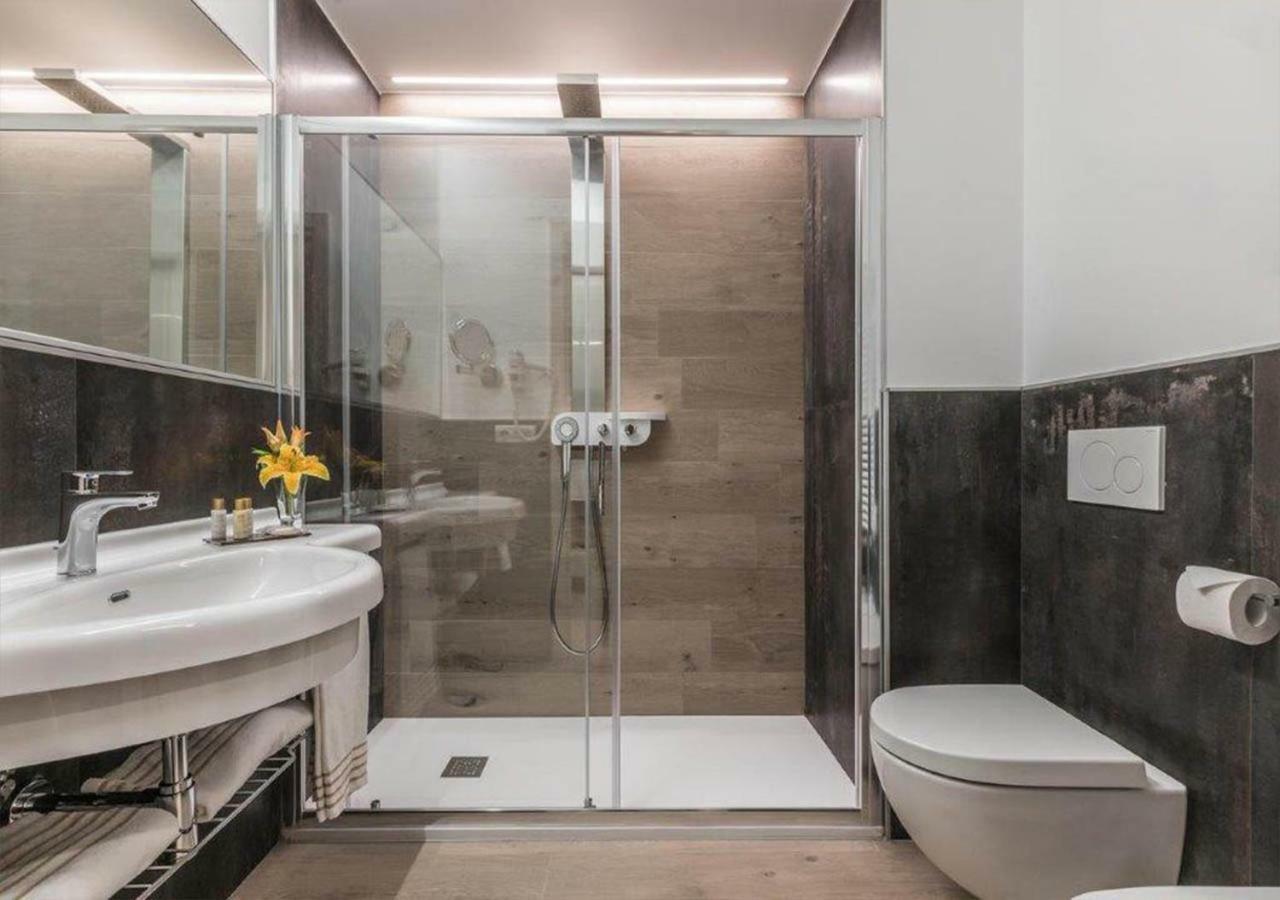 Astoria Deluxe Rooms Болонья Экстерьер фото