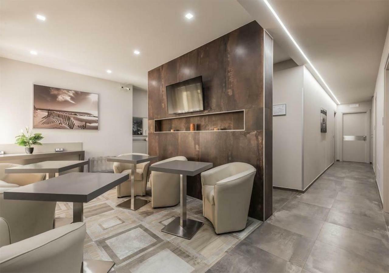 Astoria Deluxe Rooms Болонья Экстерьер фото